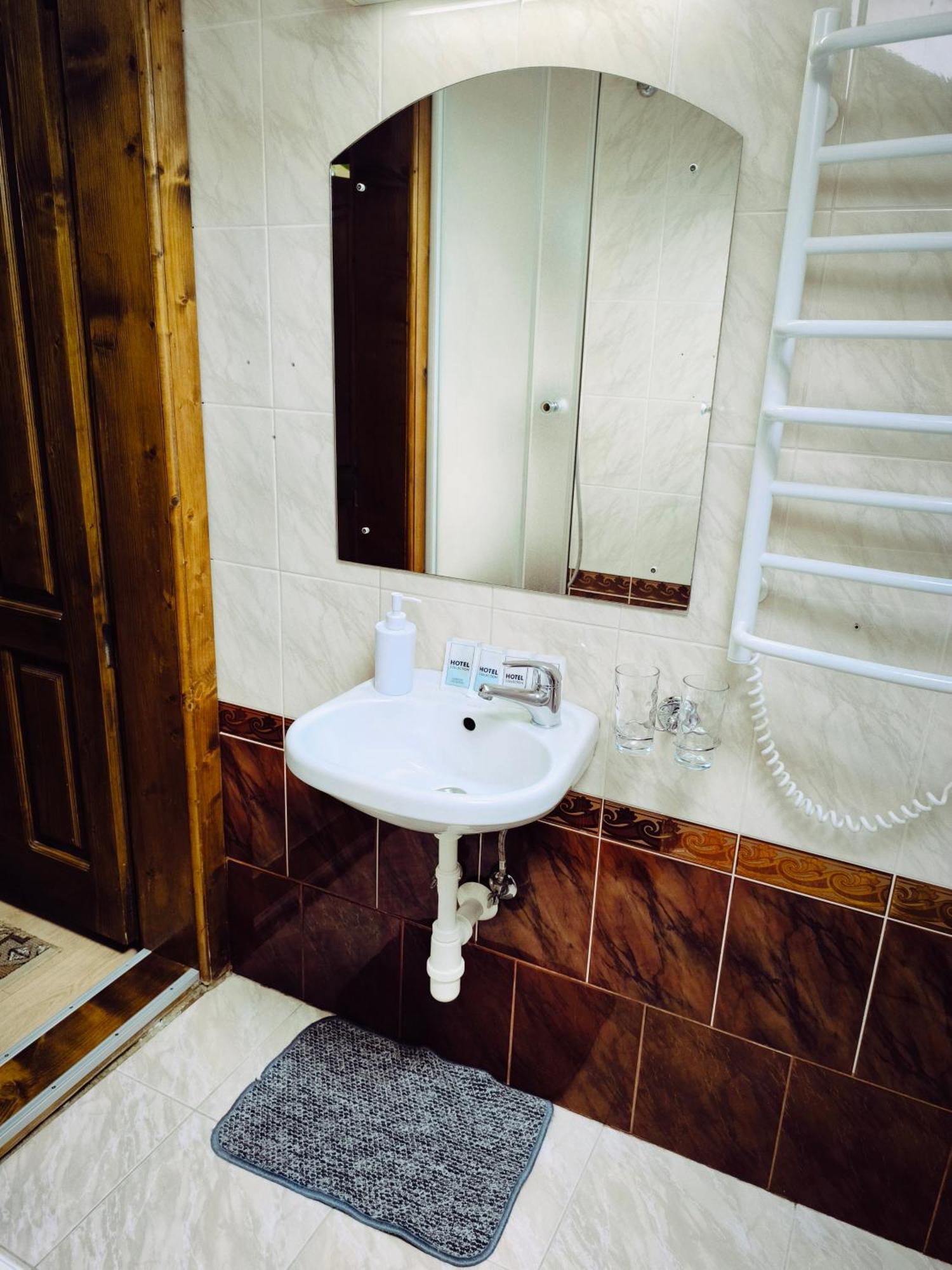 מוקצ'בה Hotel Delfin מראה חיצוני תמונה